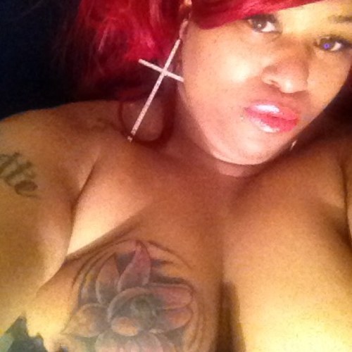 ┃Marquette ⁰┃Female⁰┃Dec ,20th⁰3┃Doin Me⁰┃Southside #Teamprettyladies  R.I.P Blk Boe Brother-In-Law :'( / #TeamIphone4s (y)