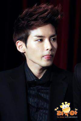 Follow me and  follback?just mention  Part of @7Amazingg_ | I ♥ superjunior ryeowook ♥  | I ♥ SNSD taeyeon ♥ . | I ♥ BigBang taeyang   ♥