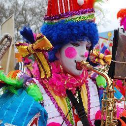 from Philadelphia. member of the avalon string band. phillies eagles and flyers fan. saxophone player. attends the art institute of Philadelphia.
