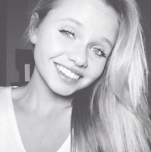 This is the first brazilian fanpage dedicated to @allisimpson!Follow us!