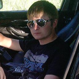 Гражданин РФ. Родился в г.Пенза где собственно и проживаю))Люблю жену и сына!!!Спортсмен,комсомол и просто хороший человек)))