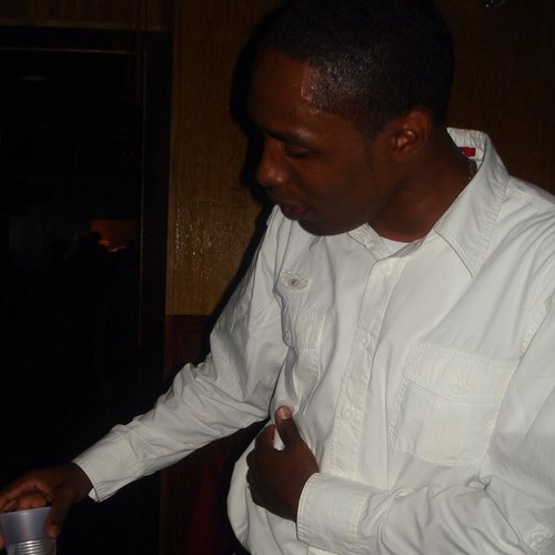 totalsolution14's profile picture. 