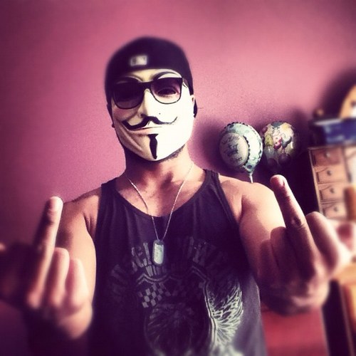 VALIANT_TOY's profile picture. perform for the world.