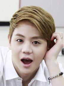 모든게 비스트 중심으로 돌아가는 지방수니*무아:무지개 뜬 아침같이 반짝이는 아름다움을 지닌 사람이라는뜻으로 비스트수니를뜻합니다.
