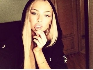 ilikenicegirlz's profile picture. We tweeten pictures of sexy womens = / born 5 january |