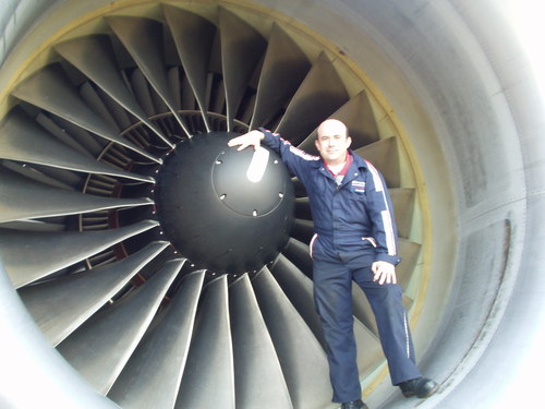 golfengineer's profile picture. Licensed Aircraft Engineer
