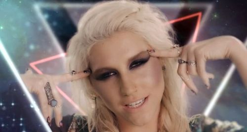 WE'RE GONNA DIE YOUNG ♪ Brazil Fans of @keshasuxx 3 #WARRIOR  -05/01/2013