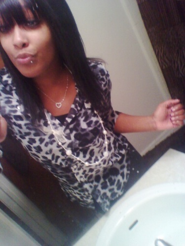esss yo nikkaa kiki musikk my VIDA;; i sing, rap, dance shiiii i be WILDIN OUT! :) soo hmu ima hella cooooo yoo!!! aint on that hatin status its vice! SWIG! :)