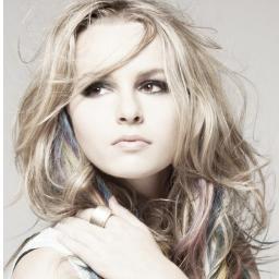 I'm a big fan of Bridzhit.Ona cool, sweet and beautiful.@bridgitmendler