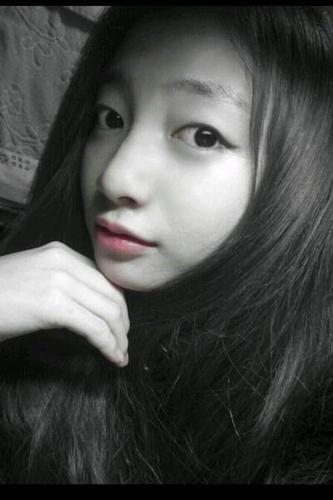 Verified roleplayer ★ @iSTAR_Ent ★ #1996 ★ GP Basic's Amet(Kim Yoon Hee) ★ 에밋 B)★ October 14 1996 ★My old grandpa Daehyun