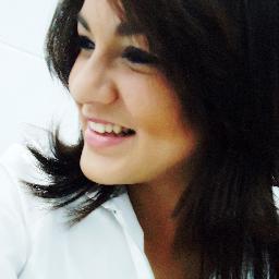 15 anos ,muito feliz.. ,sou evangélica, amo  Deus que é simplismente indispensável, (sigo todos que me seguem )