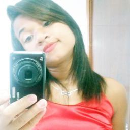 As vezes penso ,sou tão feliz não tenho do que reclamar! Meu Deus.. Obrigada por tudo ,Que o Senhor sempre guie meus passos, e que não me deixe cair em tentação