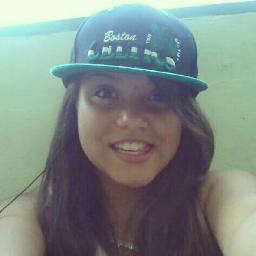 Cuide de quem corre do seu lado, e quem te quer bem, essa é a coisa mais pura ♪