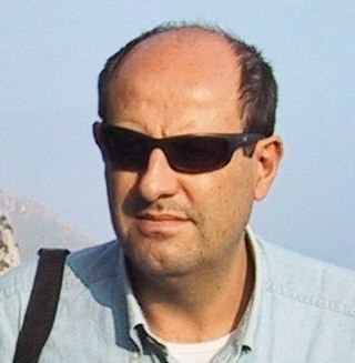 Non sopporto i talebani , i lucidatori di capocchie di spillo e i detentori di verita' assolute . Libero professionista....soprattutto libero....