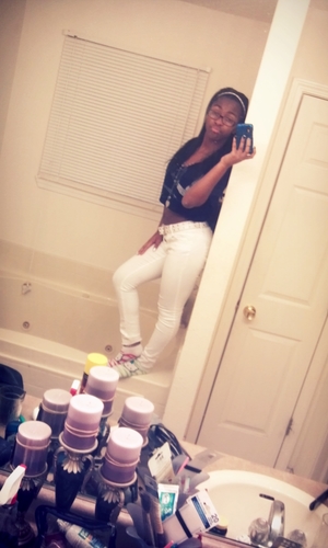 No Bioo Neededd ! Tweetss Sayss It Awll ! :)