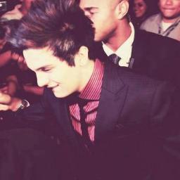 Te vivo @luansantana ♥
Se o meu pai pergunta fala que eu to com o Luan Santana ♪

Fã Clube criado 29/11/12 mais sou fã do Luan desde de 2009 '