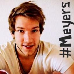 JanMeyerFanclub's profile picture. Für alle #MeyerS hier auf Twitter!♥
Jan Meyer is the best! ♥_♥ 
ApeCrime♥| Team Nerd :3 ♥
FC geleitet von @FannyOnLine_, @JeNnEtXD & @farbenwolke_  :)