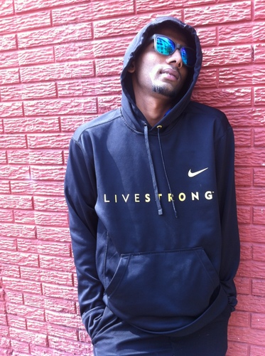Live StrOng.  SmOke StrOng..By The Way,I'm ARSENAL F.C Fans..