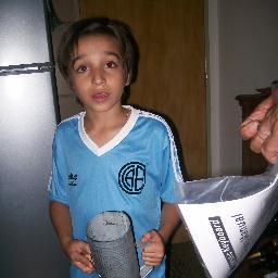 tengo buen ojo (para ya tu sabe) SOY DIRECTIONER BOY! juego aplenoo al tennis y al futbol! me encanta estar con mis amigos raama luuka aguus chuli anna y Nick!
