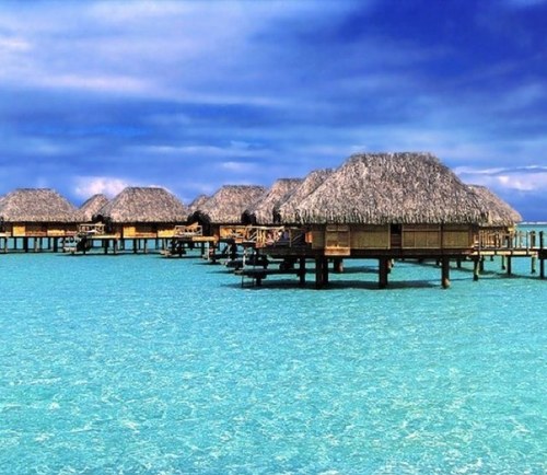 Bucket list for things to do this summer, Retweet or Favorite if you agree! Please Follow!