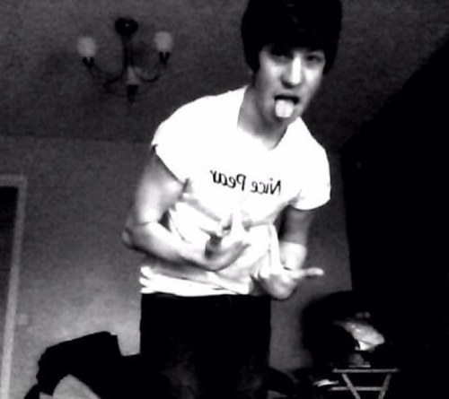 Hello guys, hit the follow button thanks x