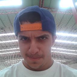 corinthiano apaixonado, personal trainer, amateur poker player. movido por entusiasmo...
