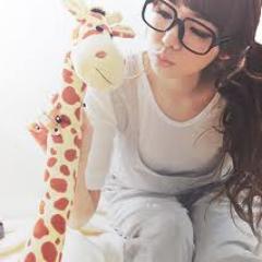 # Não sou quαlquer certinhα, 
　　não sou quαlquer αmigα de todos;
　não concorro α miss simpαtiα.
　　　Não sou diαbo; muito menos Deus!