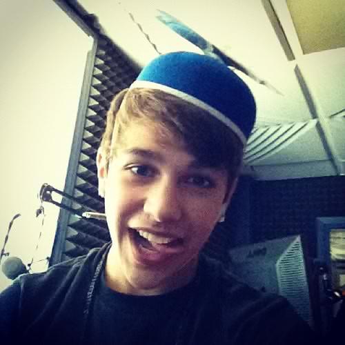 MahoneIsForever's profile picture. There are 7 billion+ ppl on earth, and I love this one guy called Austin Carter Mahone.  :)