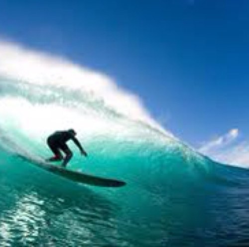 Surfing chile