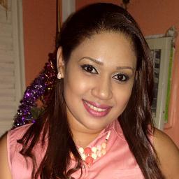 Manaura, esposa, mãe, futura Assistente Social e viciada em make-up, moda e feminices... que nutre um imenso amor pelas pessoas importantes em sua vida!!!