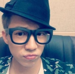 ST_2PMWooyoungg's profile picture. SpringTimeRP -89 lines :)