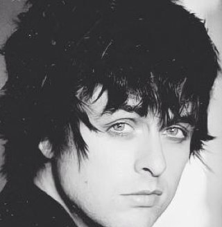 Loves Green Day, MCR, BVB, Linkin Park, Sleeping With Sirens, Papa Roach, dont mind a bit of Slipknot every now and again xD but Green Day are AMAZING!