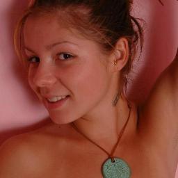 Soy una modelo estadounidense que reside en españa nacida el: 02/06/1995 :D