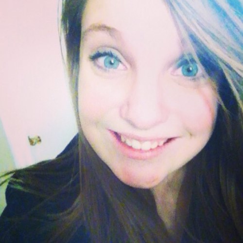 BridgesLogan's profile picture. Moving to utah with my dad to have a new start and loving 1D:) #directioner