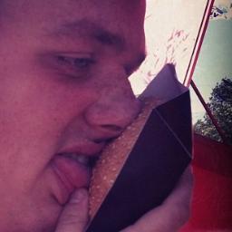 TwatIBlogWith's profile picture. The bloke we blog with is a twat.