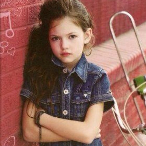 Im the little hybrid of @ReadyToSparkle and #Edward . Im gifted, and when i place my hand on your cheeks i can show you my thoughts. {RP 18+}