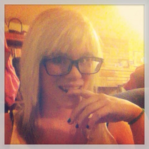 surxyeah's profile picture. Have you ever licked a lamp post in winter?