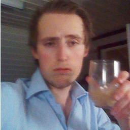 Heltidsmunk; lever i sølibat mens jeg sitter på et bekmørkt rom og skriver ting ingen bryr seg om