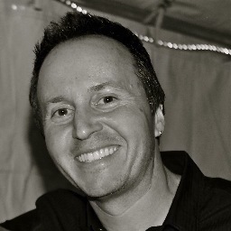 Copywriter. Creative Director. Buckeye fan. Dancing with the Stars semi-finalist.