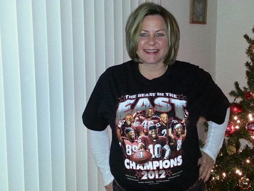 Happy mom of 2! Redskin fan till the day I die! I also love the Lakers, Yankees, boxig, UFC, and wrestling!
