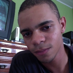 Muito a aprender na vida,ñ espero nda de ngm por isso não me decepciono facilmente, Realista e Imprevisivel, Admirador de Tecnologia, Musicas e Series (-_-)
