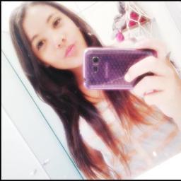 Neem seempre O Sorriso que Trago , é a viiidÁ que eu Levo ;/