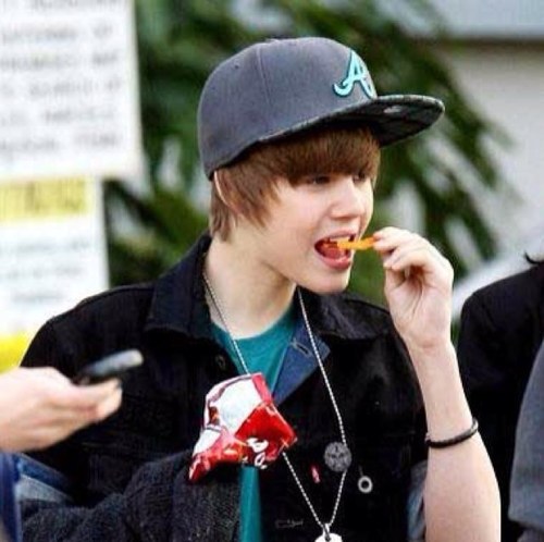 Hey guys im a belieber but my name is no 
Q.S