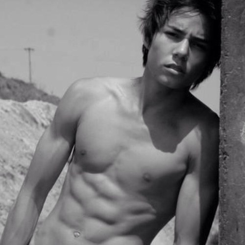 lewis_textme's profile picture. wadup guys, im lewis:) your beautiful whoever reads this. Dm me+dont be afraid to ask me anything, i dont bite brutha:) xoxoxo