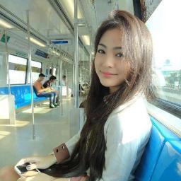trending_beauty's profile picture. 