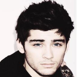 Hello !!! I'm Sunshine i love1D, justin timberlake and marilyn manson and my bestfriends :p :** this is my twitter .. i follow back