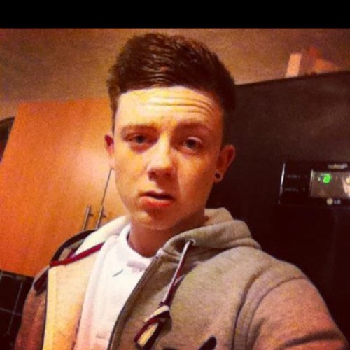 Joee_Halll's profile picture. Training to be a plumber, I love playing pool. I am also a West Ham fan 父, #COYI