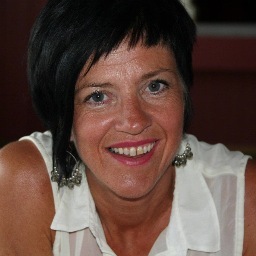 Mamma til 3 flotte barn, gift med verdens mest fantastiske, jobber i KL Regnskap med verdens beste kolleger, treningsglad inkl instruktør på 3T. + Mye mer.. :-)