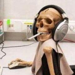 Funnys_Tweets's profile picture. Tweets drôles, parfois tordants ! Follow et par magie ils se retrouvent dans ta TL !