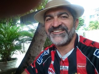 Administrador de Empresas e MBA em Finanças Empresariais pela FGV. Atualmente, consultor em finanças pessoais e empresariais.